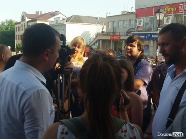 Дерева на центральній  вулиці Луцька не зрізатимуть. ФОТО. ВІДЕО