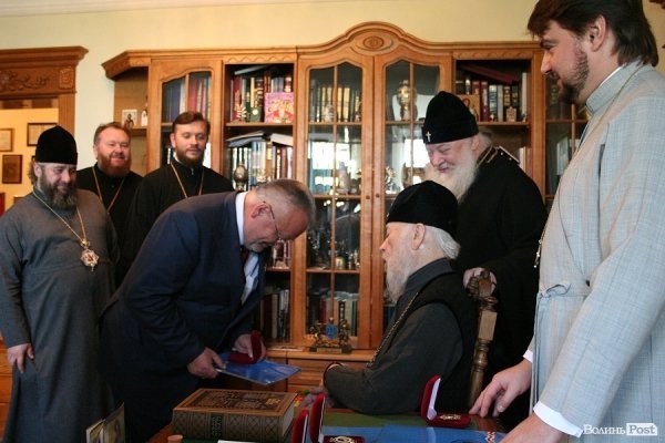 Губернатор Волині отримав орден від митрополита Володимира. ФОТО