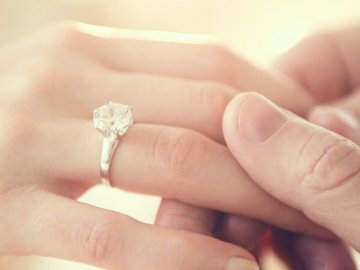 Каблучки на заручини: як обрати*