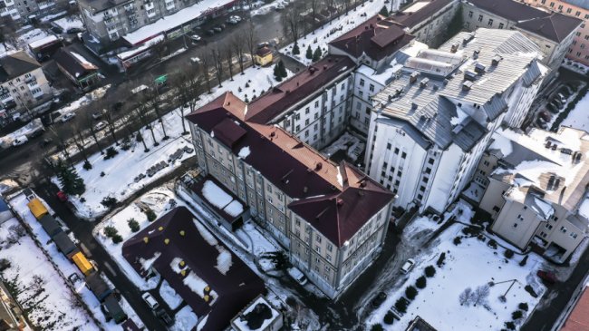 Показали, як ремонтують приймальне відділення волинської обласної лікарні. ФОТО