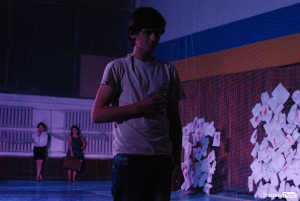 У Луцьку «Нова лінія» та спортзал стали театрами. ФОТО. ВІДЕО