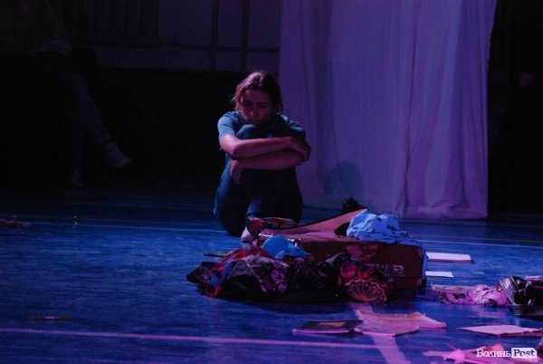 У Луцьку «Нова лінія» та спортзал стали театрами. ФОТО. ВІДЕО