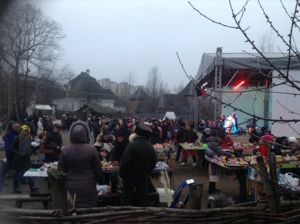 На фолк-фестивалі «Країна мрій» почали святкувати Різдво. ВІДЕО