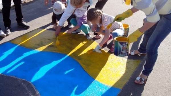 У Ковелі розфарбували міст. ФОТО