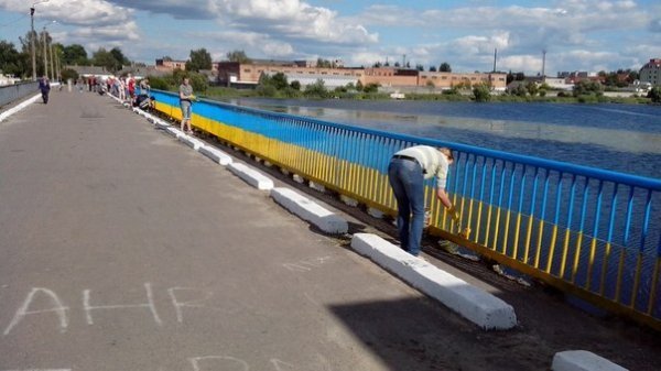 У Ковелі розфарбували міст. ФОТО