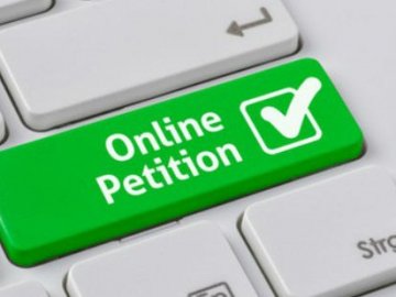 Два тролейбуси й маршрутка: просять додати транспорту в Луцьку