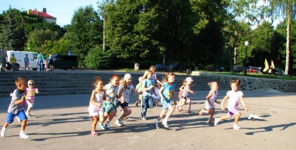 Діти допомагали луцькому гурту створювати Казку 