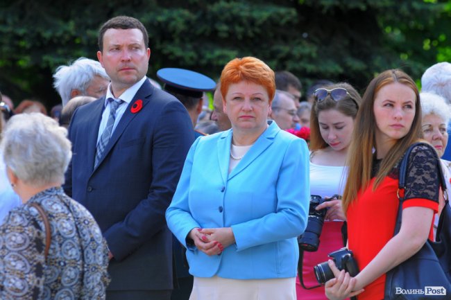 З маками і трояндами: у Луцьку відзначили річницю перемоги над нацизмом. ФОТО