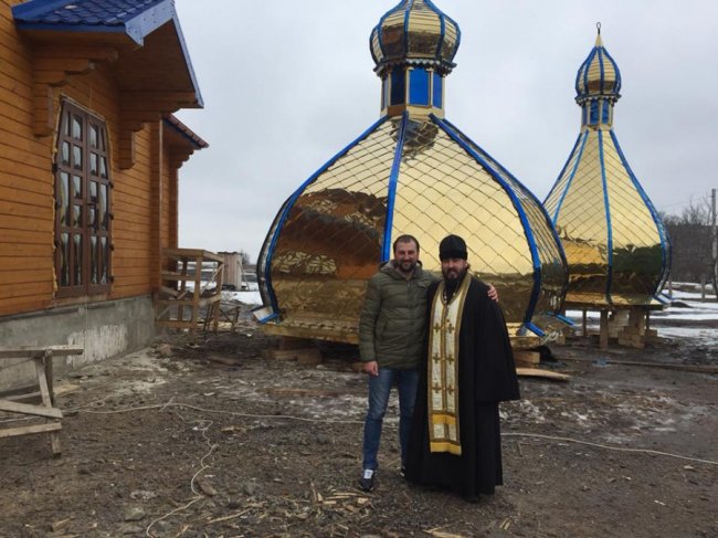 Встановили куполи на храмі, на який збирала гроші вся Волинь