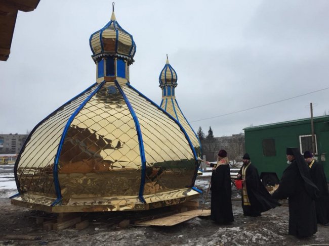 Встановили куполи на храмі, на який збирала гроші вся Волинь