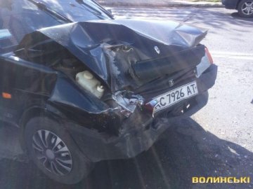 У Луцьку зіткнулися дві автівки: винуватець намагався втекти. ФОТО