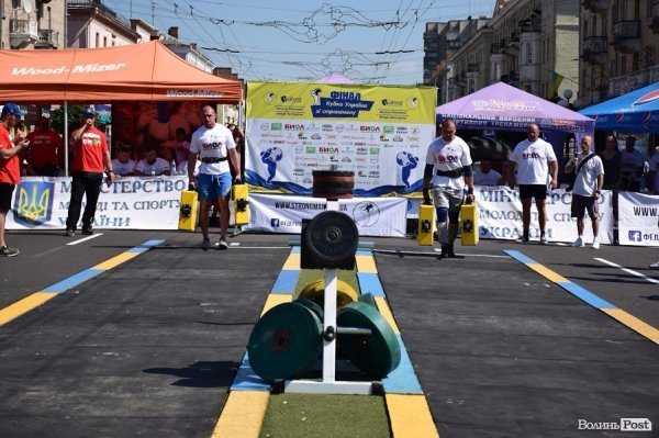 22 богатирі вражали лучан надзвичайною силою та міццю. ФОТО