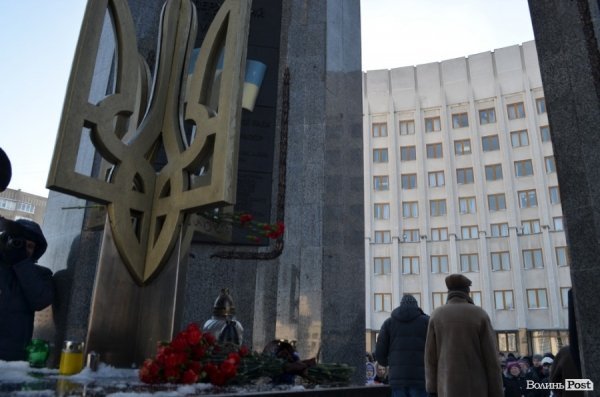  У Луцьку помолилися за загиблих у Києві і волю України. ФОТО