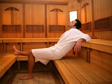 У Луцьку  в чоловіка у сауні вкрали майже 150 тисяч гривень