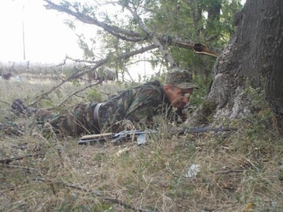 У Шахтарську бойовики фотографуються на фоні мертвих українських військових. ФОТО. ВІДЕО