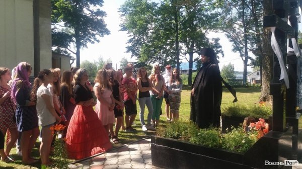 Молодіжні лідери міста Луцька розважалися на Світязі. ФОТО