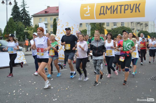 Море позитиву, блискучі результати та командна підтримка: «КроШу» взяв участь у «Luchesk Half Marathon». ФОТО*