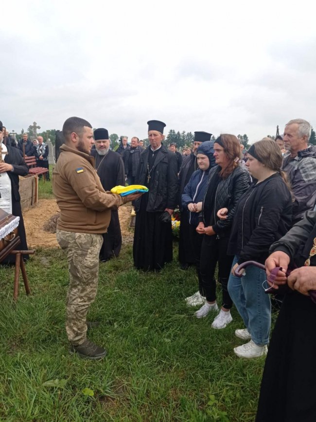 На Волині попрощалися із 40-річним Героєм Денисом Єлюбаєвим