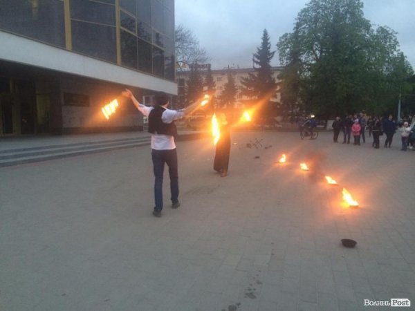 Як розважали лучан на Вербну неділю. ФОТО