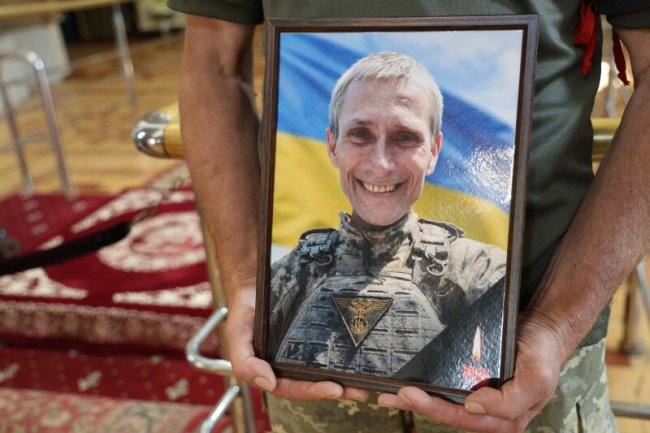 У Луцьку в останню дорогу провели воїнів Костянтина Шевчука та Едуарда Гуріна