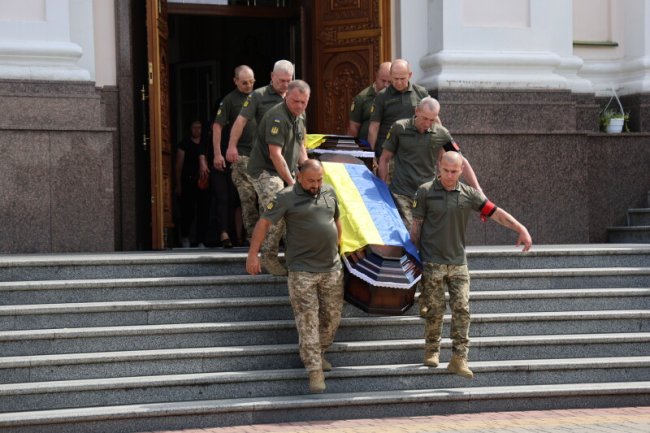 У Луцьку в останню дорогу провели воїнів Костянтина Шевчука та Едуарда Гуріна