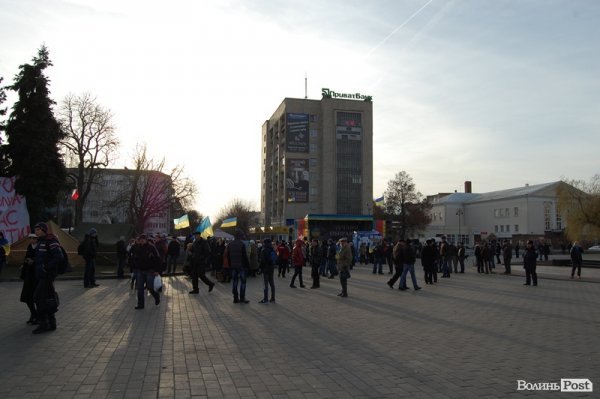 Четвертий день Нового Майдану у Луцьку. ФОТО