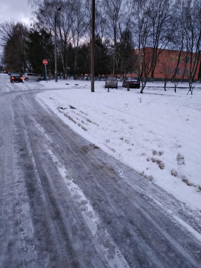 На тротуарах Володимира – суцільна ковзанка. ФОТО