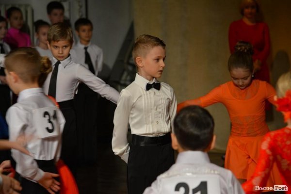 Луцьку сцену запалювали «різдвяні зірочки». ФОТО. ВІДЕО