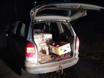 Лучанин пропонував хабар за перевезення «лівої» горілки на Рівненщині. ФОТО