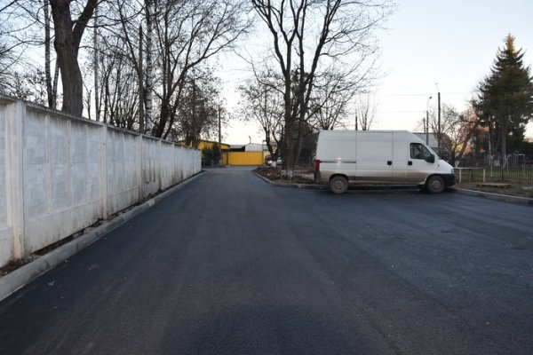 Луцьк: показали, як ремонтують двори і тротуари