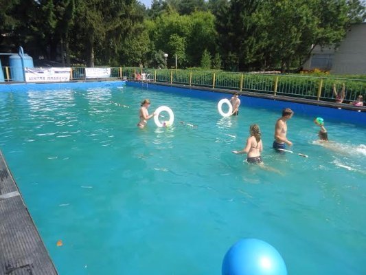 «Школа плавання» залучає дітей до спортивно-масових заходів. ФОТО