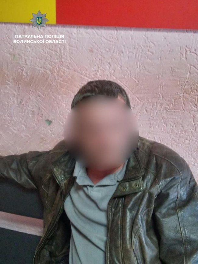 «Під мухою», з пістолетом та без документів: у Луцьку спіймали скутериста