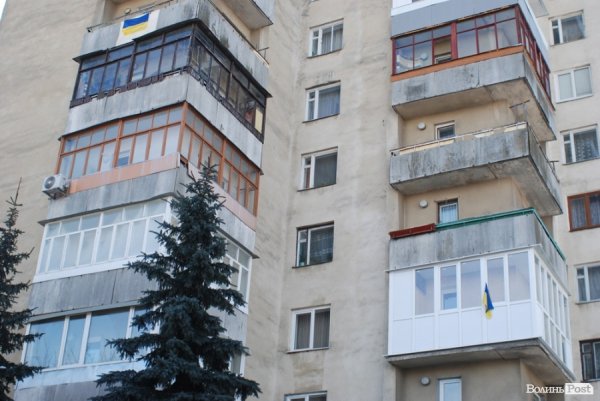 Луцьк «фарбують» в синьо-жовтий. ФОТО