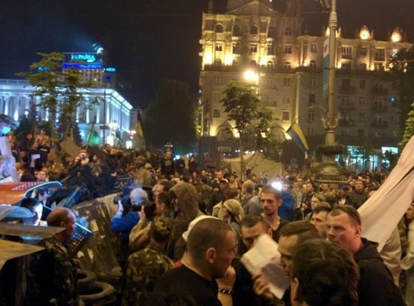 На Майдані - масова бійка. ФОТО