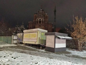 Через торгівлю біля храму УПЦ в Луцьку Луцькрада звернулася в Держгеокадастр