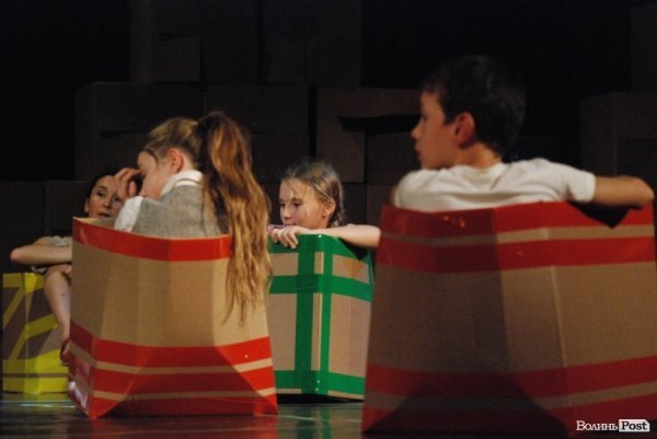 У Луцьку показали танцювальний перформенс «Дім». ФОТО