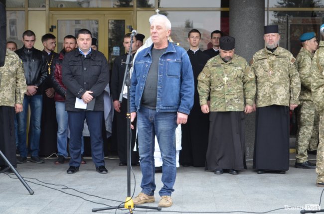 «Він захищав не лише свою сім‘ю»: у Луцьку попрощалися з Героєм. ФОТОРЕПОРТАЖ