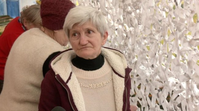 Волонтери у бібліотеці на Волині сплели понад 500 маскувальних сіток для ЗСУ