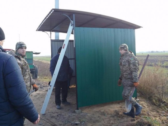 У місті на Волині облаштували нові зупинки. ФОТО