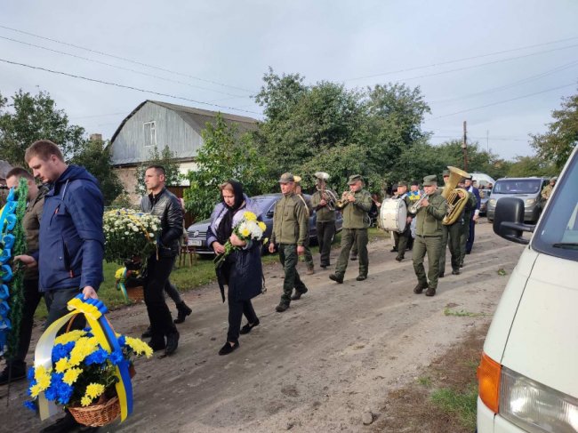 На Волині в останню дорогу провели Героя Олександра Грицанюка. ФОТО