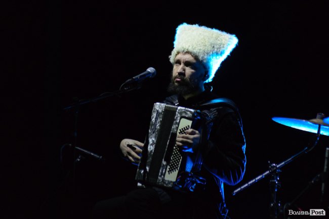Гурт «ДахаБраха» влаштував видовищне шоу у Луцьку. ФОТОРЕПОРТАЖ 