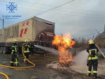У селі під Луцьком – пожежа на газопроводі: одна людина отримала опіки