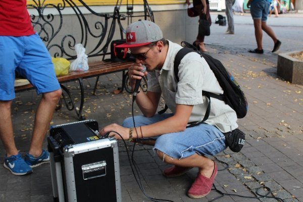 Лучани зіграли в шашки, щоб допомогти українським військовим. ФОТО