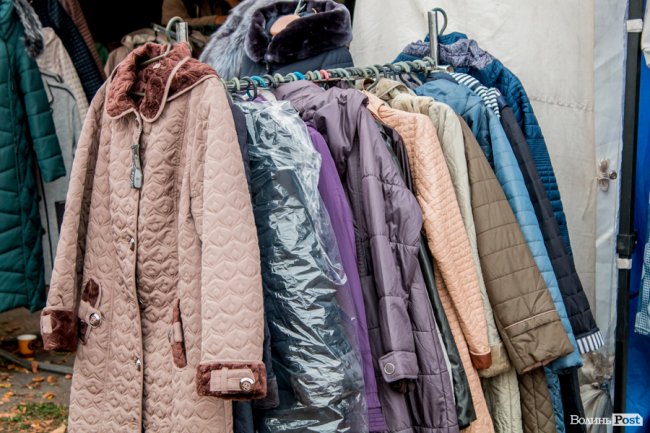 Від білизни до шикарних шуб: у Луцьку – Харківський ярмарок. ФОТО