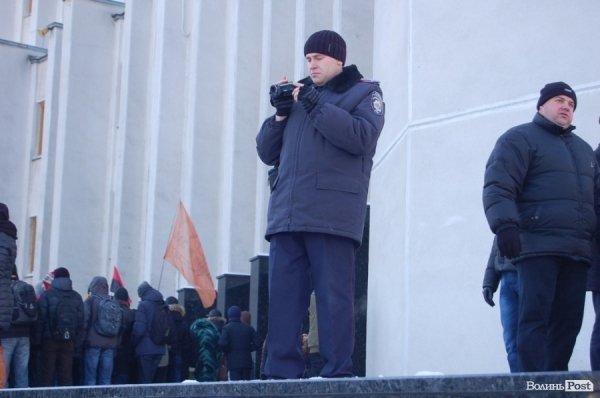 Волинська ОДА: штурм, який не відбувся. ФОТОРЕПОРТАЖ