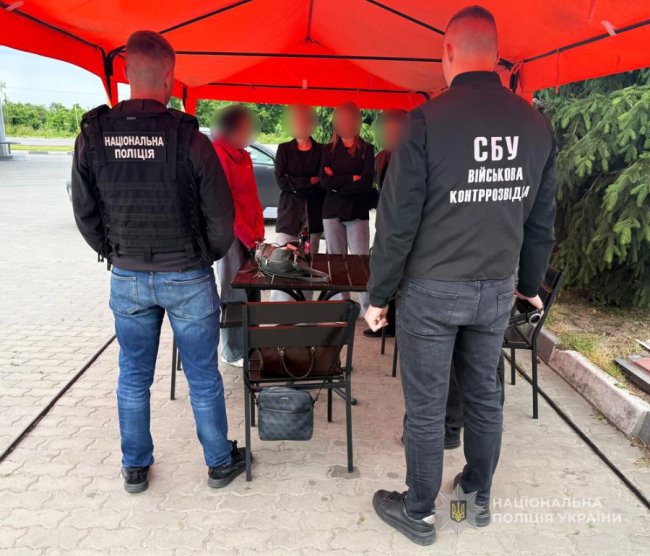 За кордон - через територію Чорнобильської АЕС: волинські правоохоронці затримали організаторів злочинної схеми