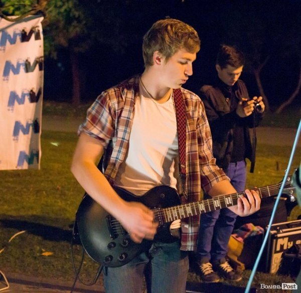 Вуличний концерт у центрі Луцька. ФОТО