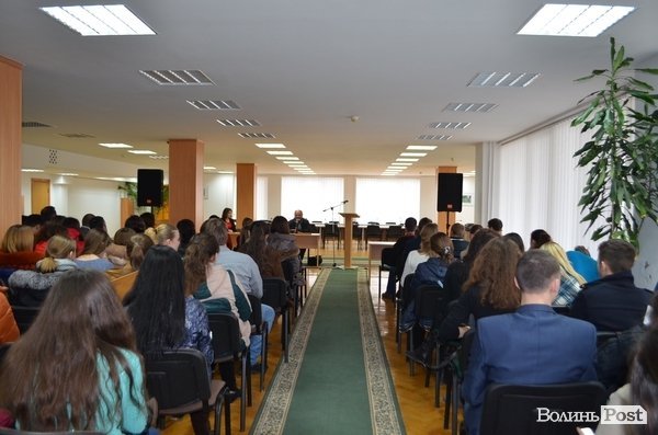 «Биндера - нєплохой», - Неборак в Луцьку про вчителювання на Сході. ФОТО. ВІДЕО.