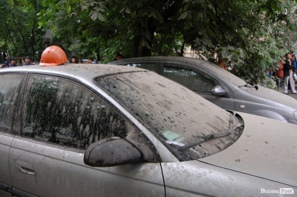 Обвал будинку в Луцьку. ФОТО