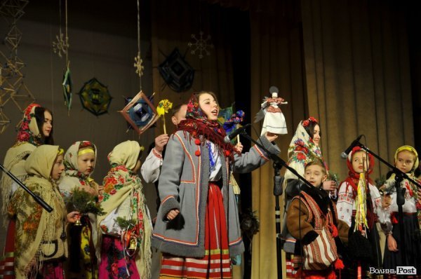 Фото з фестивалю вертепів у Луцьку